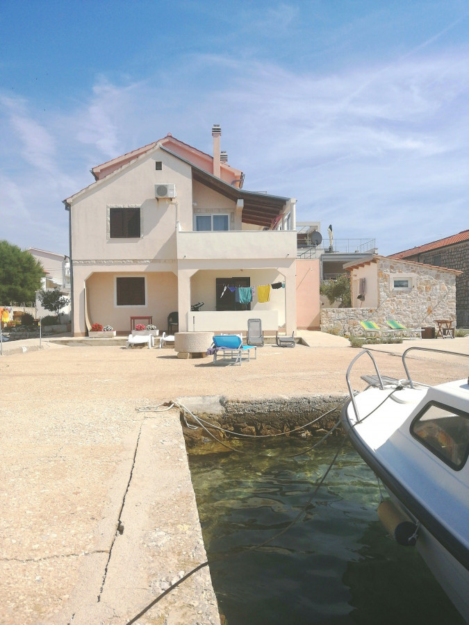 Apartmani Charly, Apartments Charly Betina