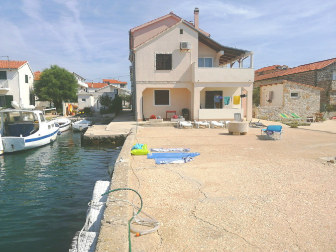 Apartmani Charly, Apartments Charly Betina