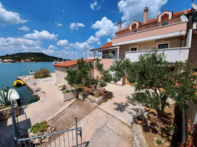 Apartmani Charly, Apartments Charly Betina