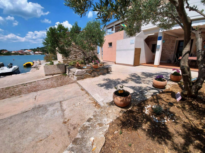 Apartmani Charly, Apartments Charly Betina