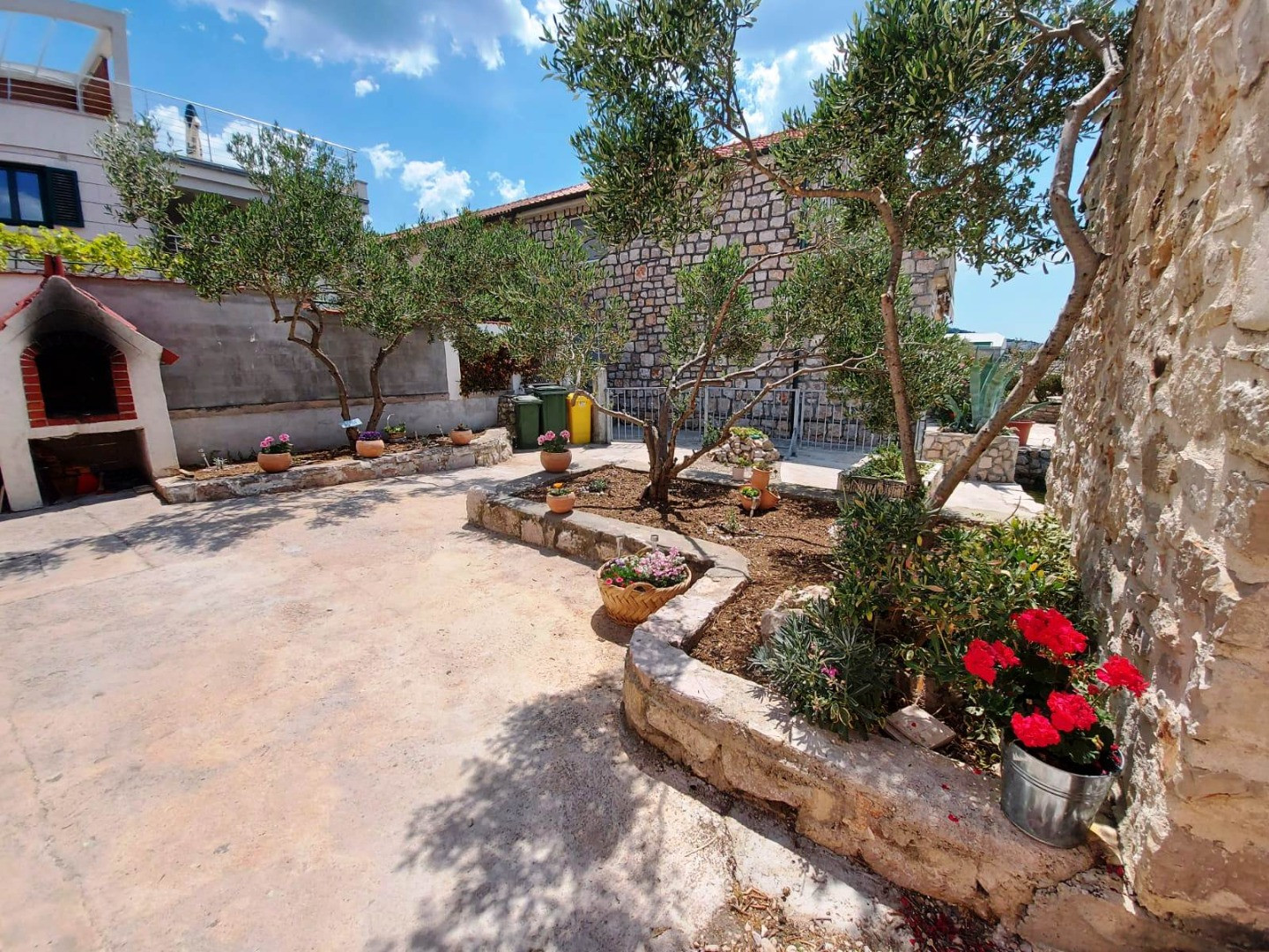 Apartments Charly - Accommodation right next to the sea, Betina- island Murter, Apartments Charly Betina